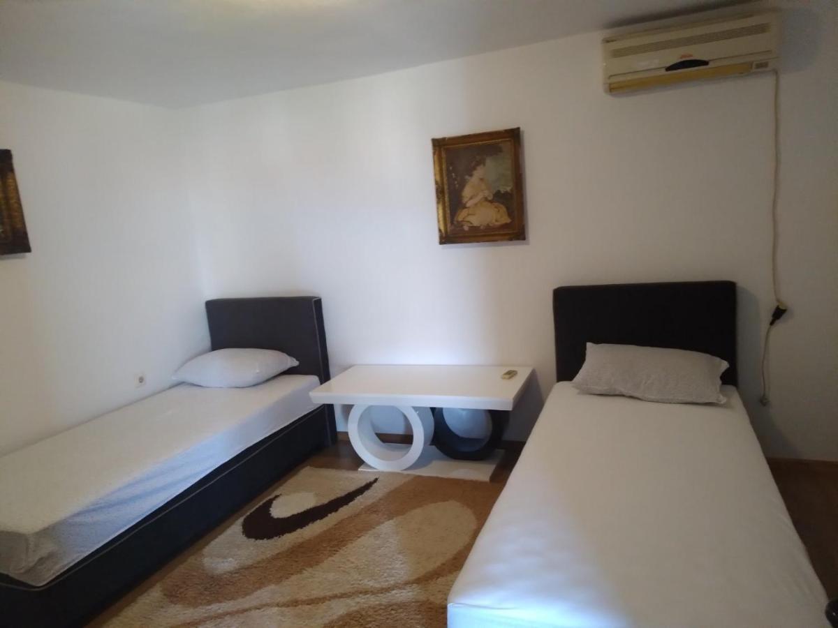 Apartmani Ruza 포드고리차 외부 사진